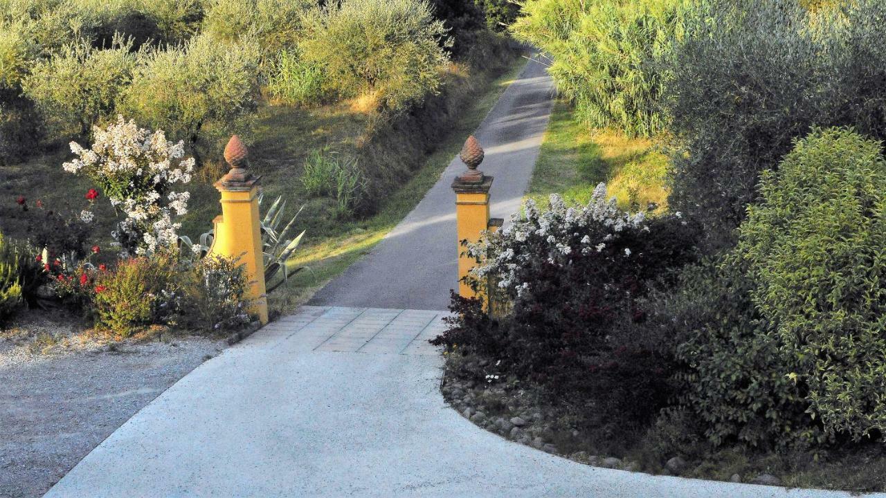 Il Campano Apartment Collodi Bagian luar foto
